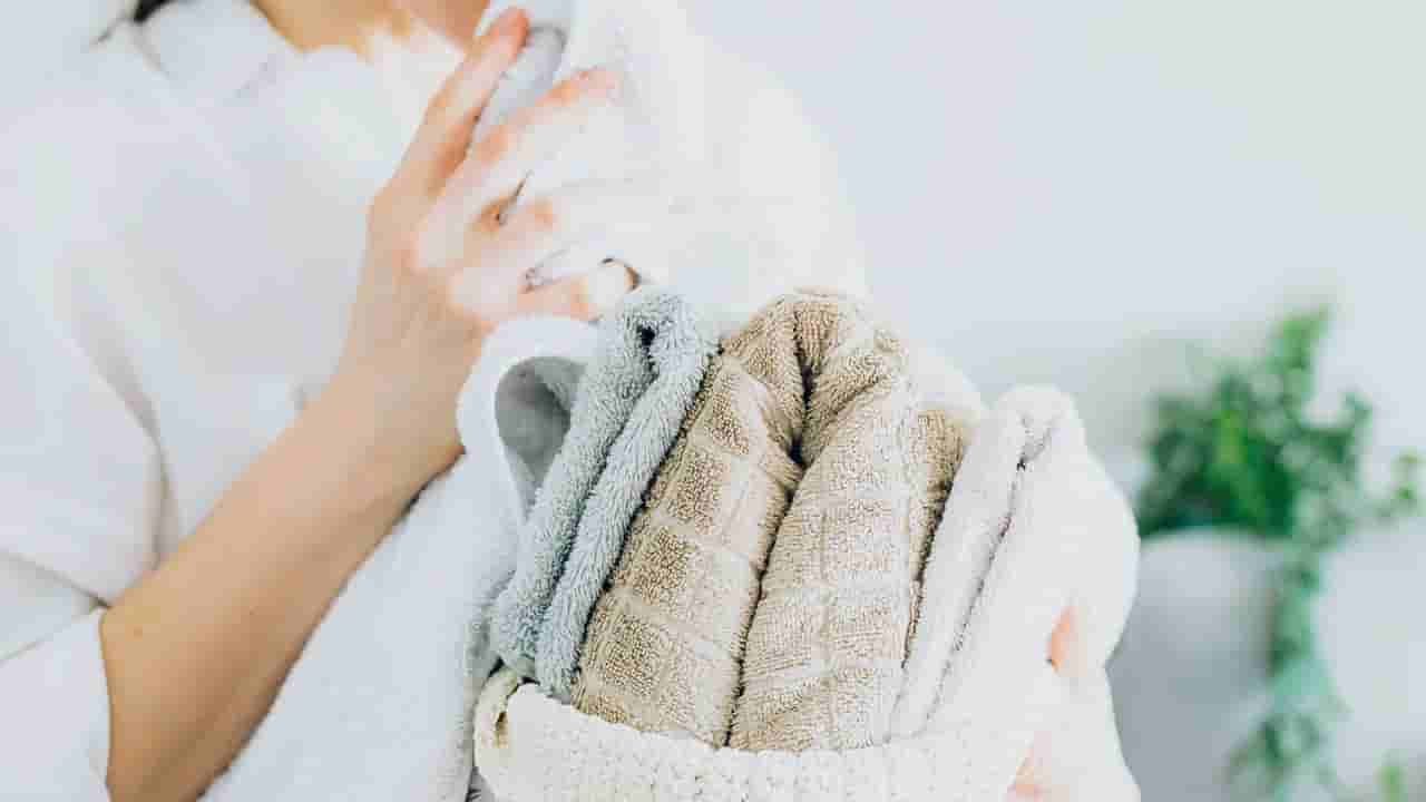 వర్షాకాలంలో టవల్స్ స్మెల్ మిమ్మల్ని ఇబ్బంది పెడుతుందా..? చిటికెలో ఇలా మాయం చేయండి..!