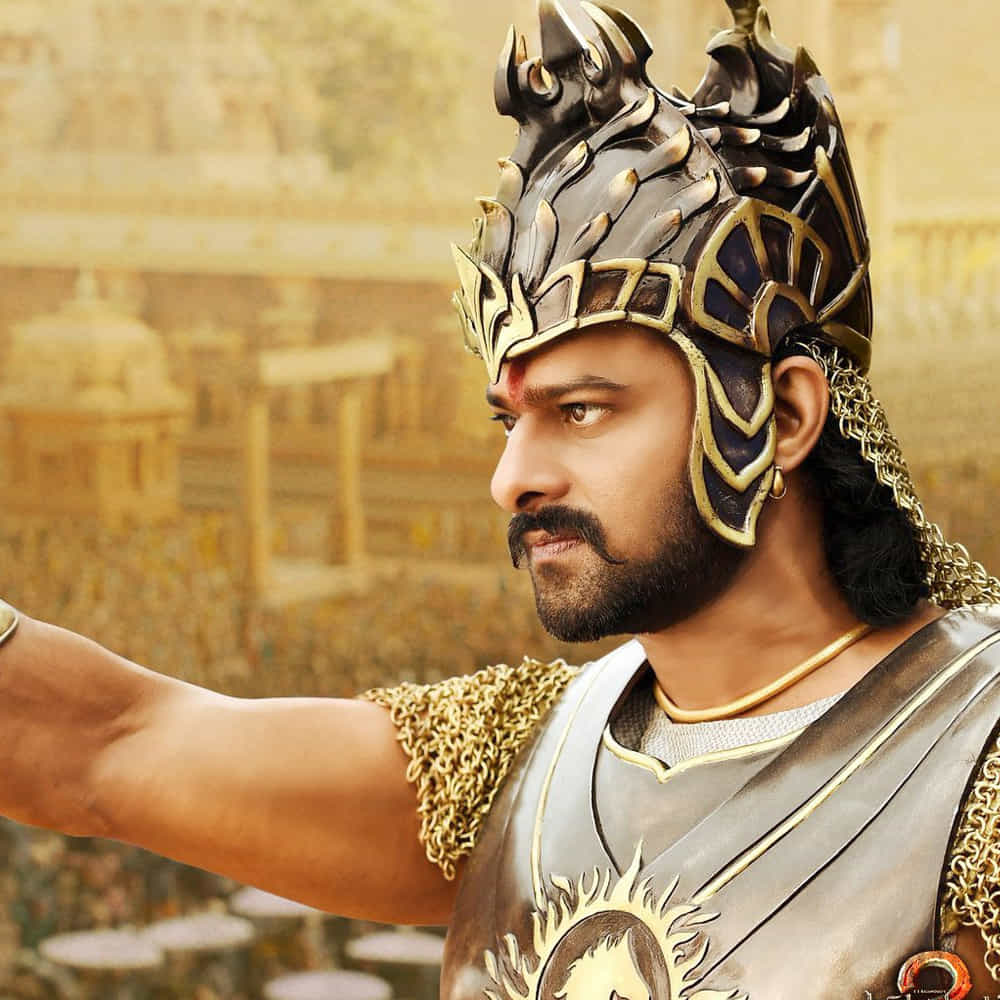బాహుబలితో ఇండియన్ సినిమాకు కొత్త మార్కెట్స్ క్రియేట్ చేసిన రాజమౌళి, ఇప్పుడు ఆ సినిమా రీ రిలీజ్తోనూ కొత్త ట్రెండ్ సెట్ చేస్తున్నారు. రెండు భాగాలను కలిపి ఓకే భాగంగా రిలీజ్ చేయటం అనే ప్రయోగం ఇండియన్ స్క్రీన్ మీద ఇదే తొలిసారి.
