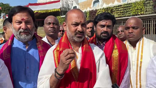 Tirumala: తక్షణమే ఆ ఉద్యోగులను తొలగించండి... టీటీడీలో అన్యమతస్తులకు ఉద్యోగాలెలా ఇస్తారు? : బండి సంజయ్