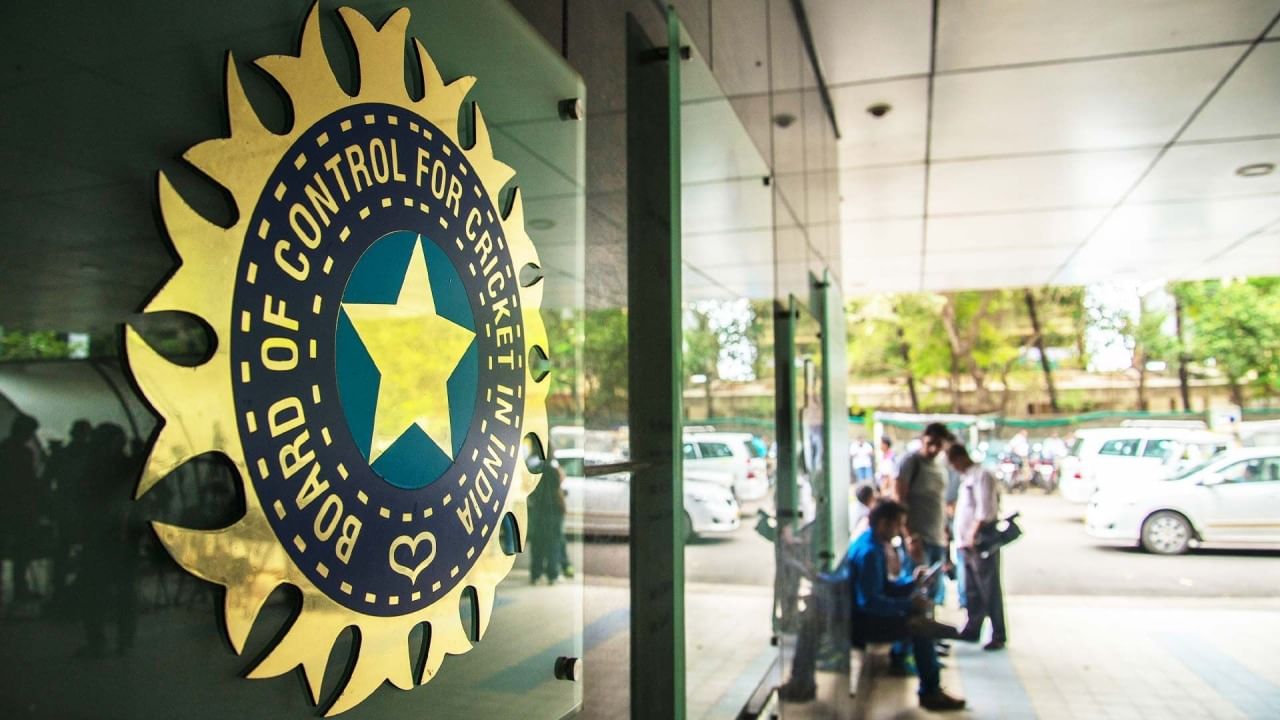 BCCI: బీసీసీఐ కార్యాలయంలో భారీ దొంగతనం.. సెక్యూరిటీ గార్డ్ ఏం మాయం చేశాడో తెలిస్తే షాకే..?