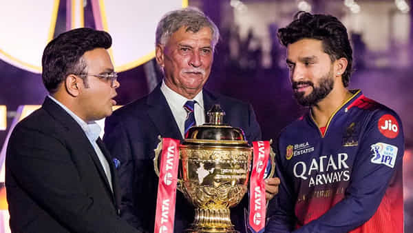 ఒక్క ఏడాదిలో రూ. 9742 కోట్ల ఆదాయం.. ఐపీఎల్ వాటా తెలిస్తే కళ్లు బైర్లు కమ్మాల్సిందే..