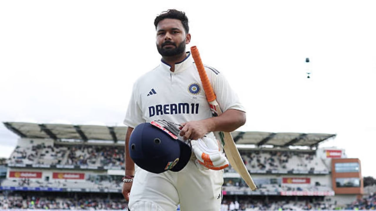 "రిషబ్ పంత్ చాలా ప్రమాదకరమైన ఆటగాడు. అతను బ్యాటింగ్ చేస్తుంటే నిజంగా చూడటం చాలా ఆనందంగా ఉంటుంది," అని స్టోక్స్ అన్నాడు. పంత్ తనదైన శైలిలో ఆడే తీరు, ముఖ్యంగా టెస్ట్ క్రికెట్‌లో అతను చూపే దూకుడు స్టోక్స్‌ను ఆకట్టుకున్నాయి. గతంలో ఆస్ట్రేలియా, ఇంగ్లాండ్‌లపై పంత్ ఆడిన మ్యాచ్ విన్నింగ్ ఇన్నింగ్స్‌లు, అతని దూకుడైన ఆటతీరును స్టోక్స్ ఉదహరించాడు.