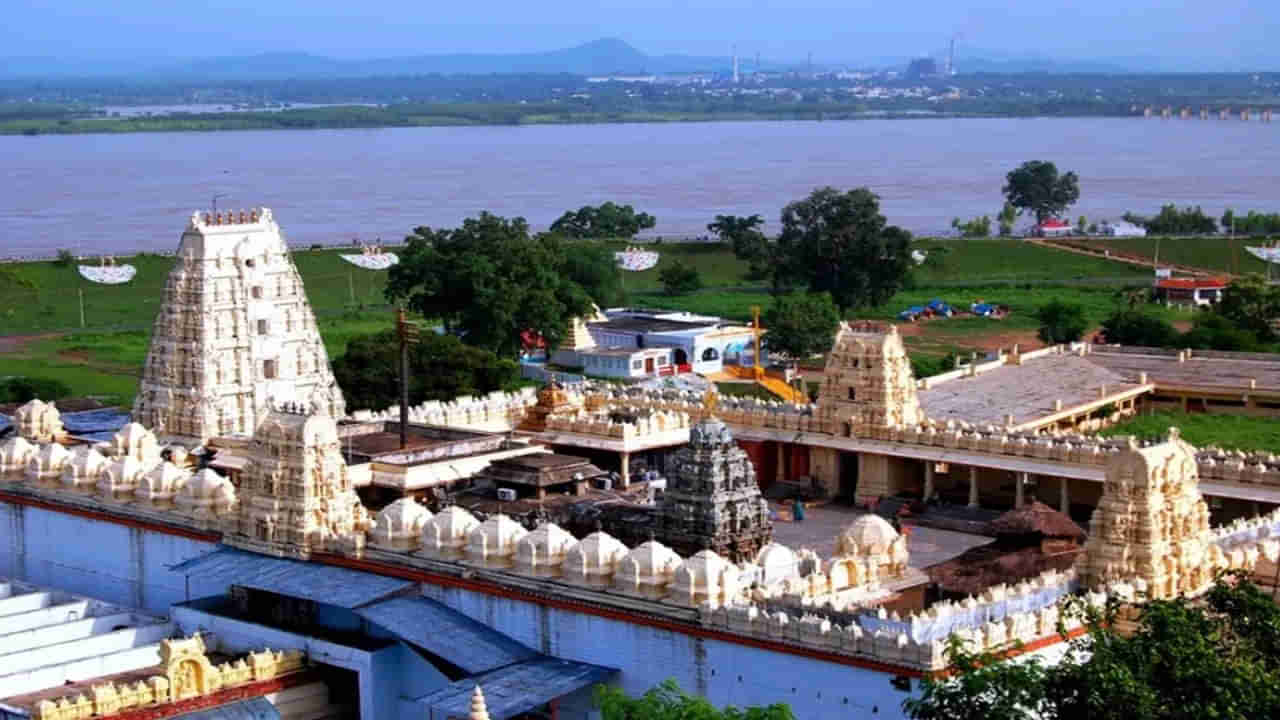 భద్రాద్రి రామయ్య భూములపై మరోసారి రగడ.. ఈవోపై గ్రామస్థుల దాడి.. అసలేం జరిగిందంటే..