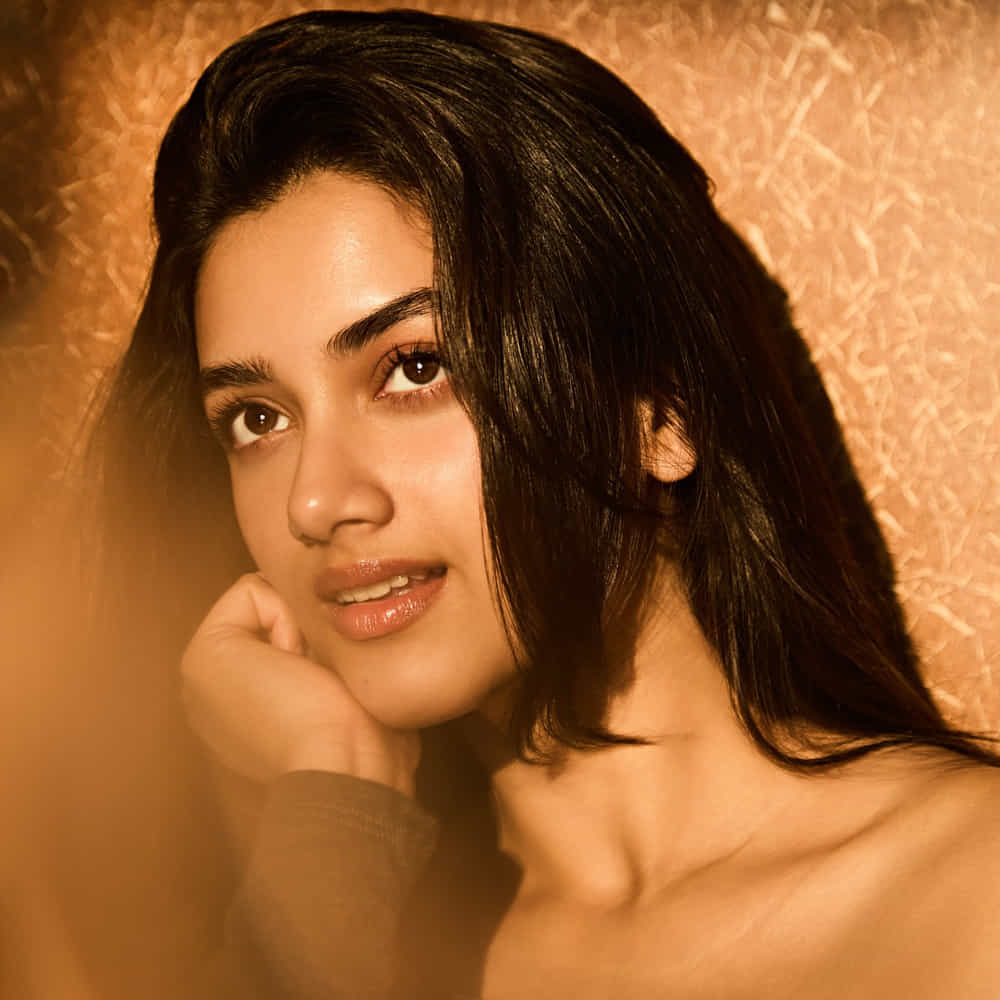 మిస్టర్ బచ్చన్‌ డిజాస్టర్ అయినా.. అందులో భాగ్యశ్రీ బోర్సే గ్లామర్ బ్లాక్‌బస్టర్ అయింది. కింగ్డమ్‌లో ముందు శ్రీలీల హీరోయిన్.. ఆమె తప్పుకుంటే ఆ ఛాన్స్ భాగ్యకు వచ్చింది.. అలాగే అఖిల్ లెనిన్ విషయంలోనూ సీన్ రిపీట్ అయింది. 