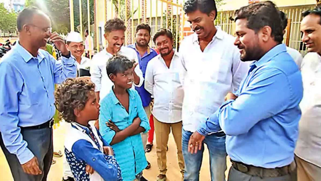 Nellore: కమిషనర్ వద్దకు వచ్చిన బిక్షాటన చేసే బాలురు - ఏం అడిగారో తెలిస్తే మీ మనసు చివుక్కుమంటుంది