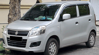 Video: డబ్బుందని ఏమైనా చేస్తారా? సెల్ఫీ వీడియో తీసుకుంటూ కానిస్టేబుల్‌ భార్య లైవ్‌లోనే..