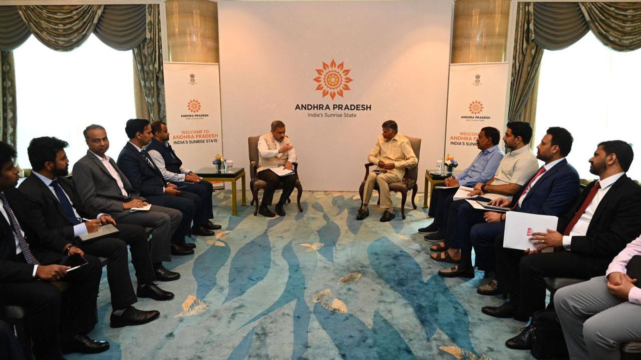 Singapore: సింగపూర్లో భారత హైకమీషనర్తో చంద్రబాబు భేటీ... ఏపీలో పెట్టుబడులకు సహకరించాలని కోరిన సీఎం