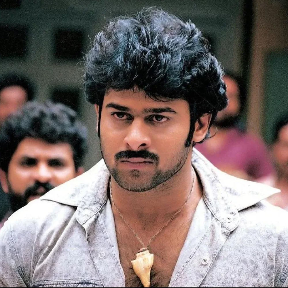 దాదాపు 20 ఏళ్ళ కింద ప్రభాస్, రాజమౌళి కాంబినేషన్లో వచ్చిన ఛత్రపతి గుర్తుందా..? అందులో హీరో నేపథ్యం శ్రీలంక.. అక్కడ్నుంచి శరణార్థులుగా ఇండియాకు వస్తారు.. వచ్చిన తర్వాత ఓ వాడలో హీరో ఎలా నాయకుడిగా ఎదిగాడు అనేది ఛత్రపతి కథ.