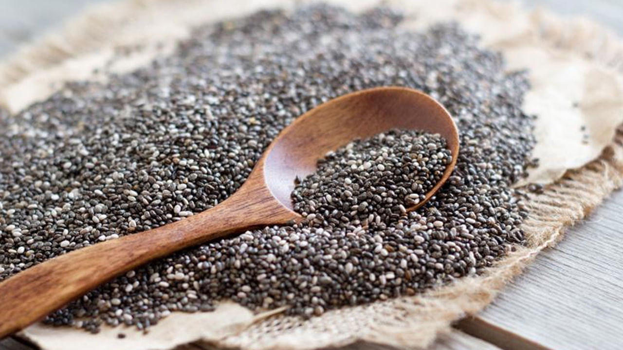 Chia Seeds: చియా గింజలు తినేటప్పుడు ఈ 4 తప్పులు చేస్తున్నారా.. అమృతం విషంలా మారే ఛాన్స్..?
