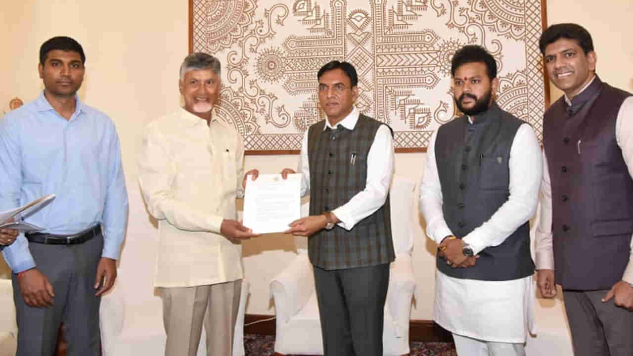 CM Chandrababu: కేంద్ర క్రీడాశాఖ మంత్రితో సీఎం చంద్రబాబు కీలక సమావేశం.. ఏం చర్చించారంటే?