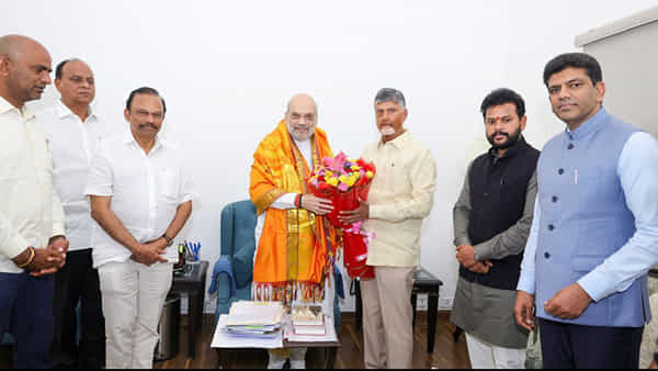 CM Chandrababu: కేంద్రమంత్రి అమిత్షాతో సీఎం చంద్రబాబు భేటీ.. కీలక అంశాలపై చర్చ!