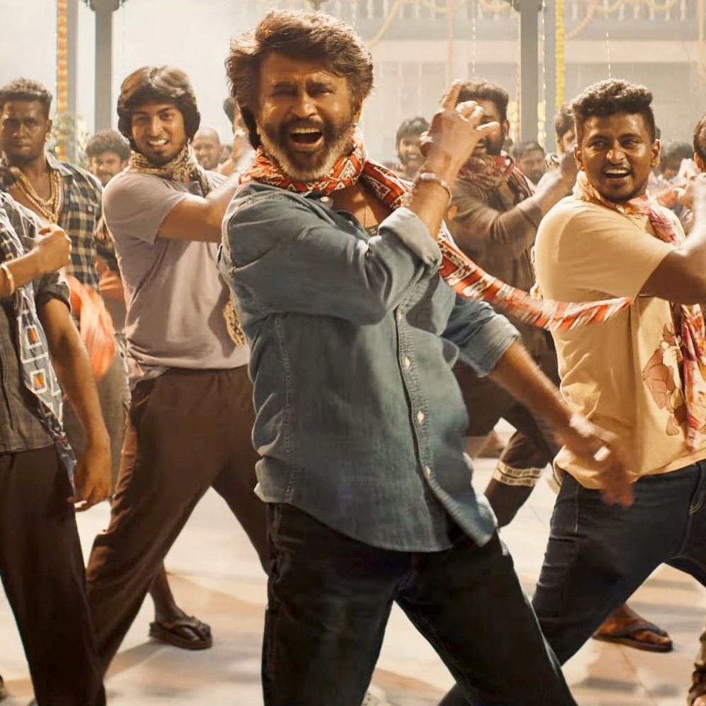 ట్రైలర్ కట్ చేస్తే కథపై ఐడియా వస్తుందని.. ఆ కిక్ ఆడియన్స్కు పోకుండా ఉండాలంటే డైరెక్ట్ థియేటర్కు వచ్చి వాళ్ల క్యారెక్టర్స్ను సెలెబ్రేట్ చేయాలంటున్నారు లోకేష్. ఈయన ఐడియా బాగానే ఉంది కానీ ట్రైలర్ లేకుండా కాస్త రిస్కేనేమో..? పైగా ఆగస్ట్ 14న కూలీకి పోటీగా వార్ 2 కూడా వస్తుంది.