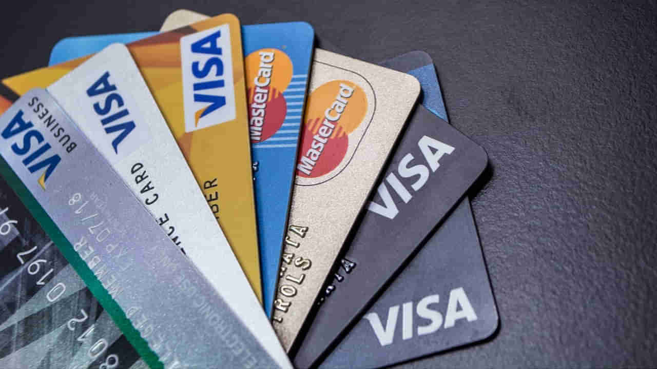 Credit Cards: వామ్మో.. క్రెడిట్ కార్డు బకాయిలు అన్ని వేల కోట్లా..? వాడుడు ఎక్కువ.. కట్టుడు తక్కువ..