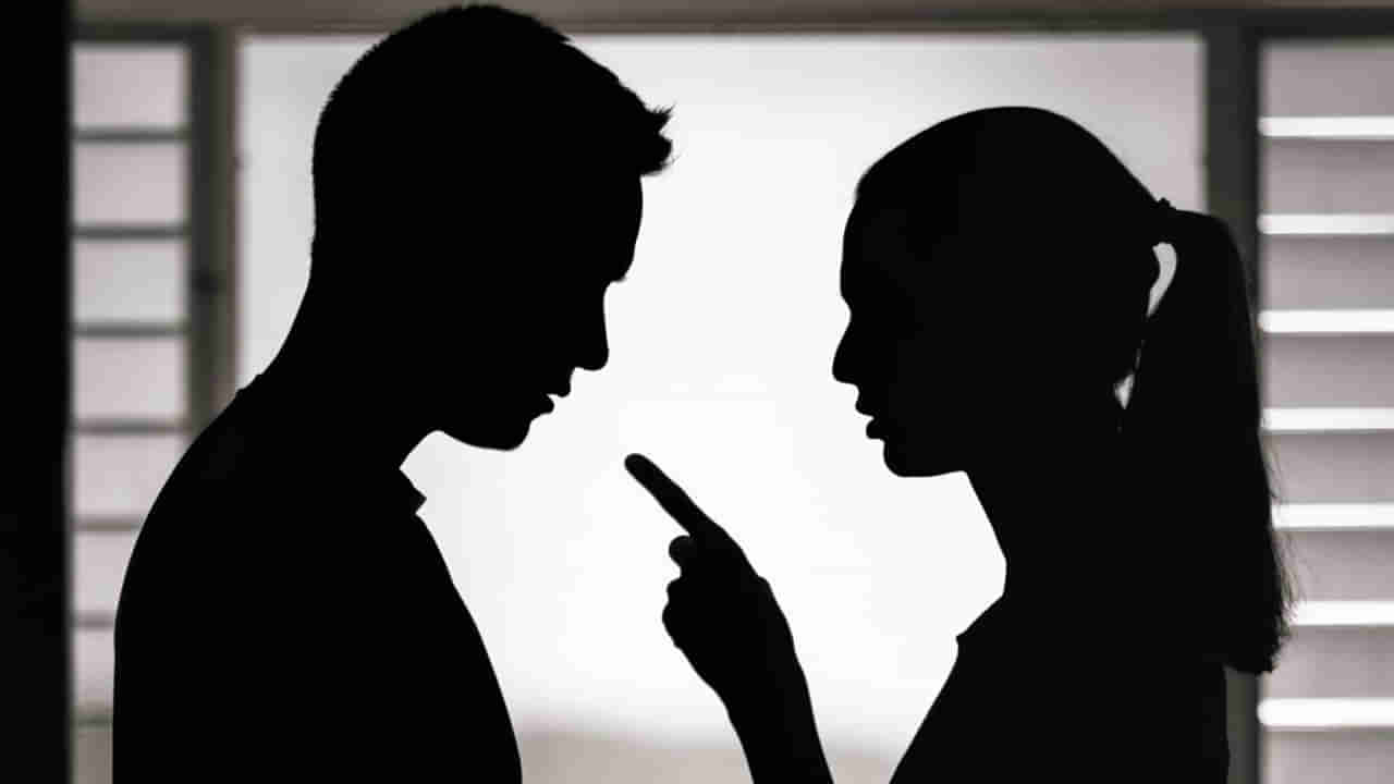 వామ్మో.. ఇలా తయారయ్యారేంట్రా స్వామి.. భర్త నాలుకను కొరికి మింగిన భార్య.. ఆ తర్వాత ఆస్పత్రిలో మరో సీన్..