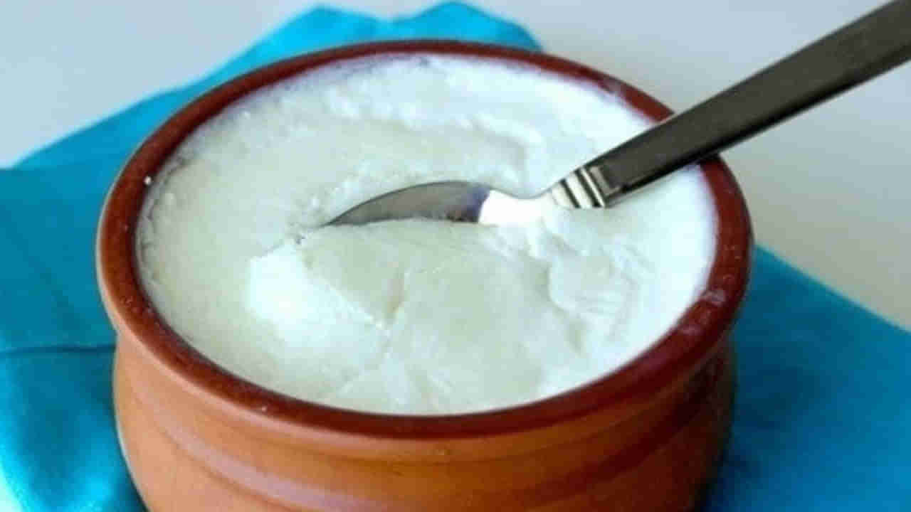 Curd Effects: రోజూ పెరుగు తినే అలవాటుందా..? ఈ విషయం పక్కా తెలుసుకోవాల్సిందే.. లేదంటే..?