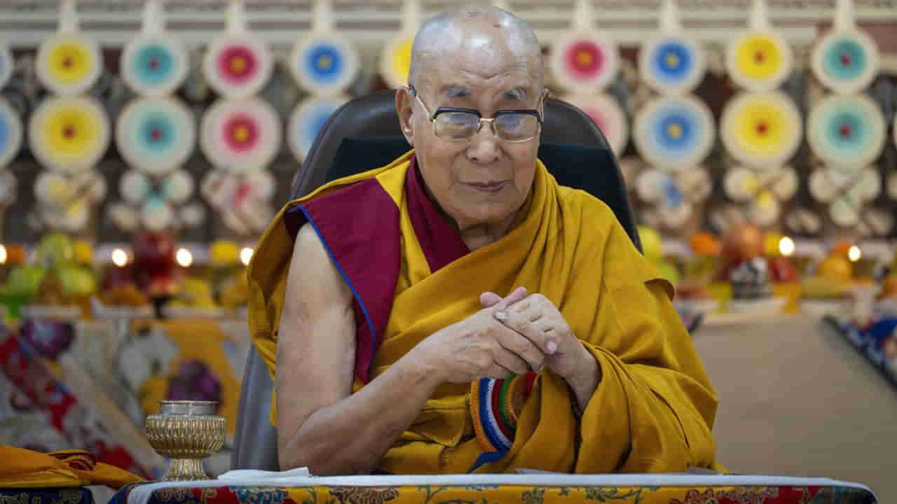 Dalai Lama: దలైలామా పునర్జన్మను ఎలా నిర్ణయిస్తారు? దలైలామా ఒక పేరా లేక బిరుదా? ఈ స్థానం ఎందుకు ముఖ్యం అంటే.