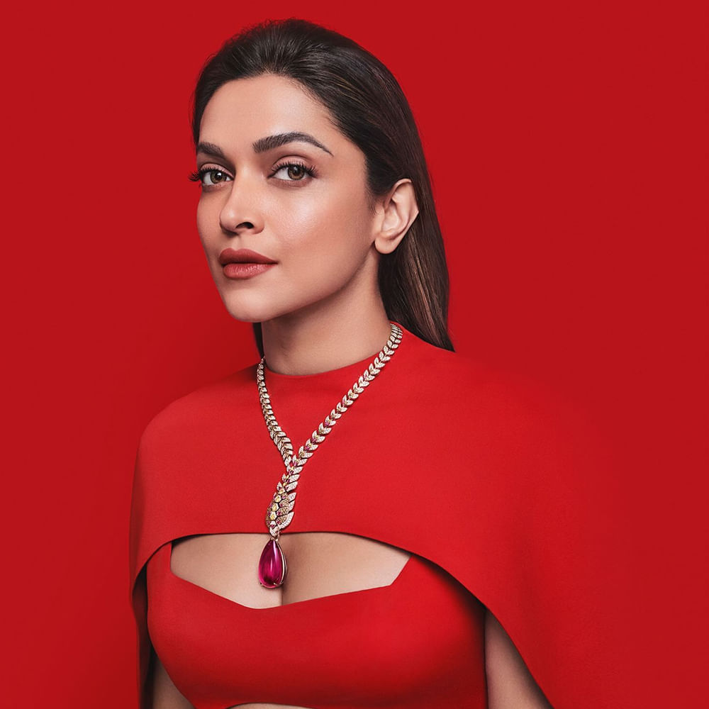 ప్రభాస్ స్పిరిట్ నుంచి బయటకు వచ్చిన దీపిక, త్వరలోనే కల్కి2 సెట్స్ లో జాయిన్ అవుతారు. ఐకాన్ స్టార్ - అట్లీ సినిమాలో ఆమే మెయిన్ లీడ్. నార్త్ లోనూ షారుఖ్ కింగ్తో సహా క్రేజీ ప్రాజెక్టుల్లో వినిపిస్తోంది దీపిక పేరు.