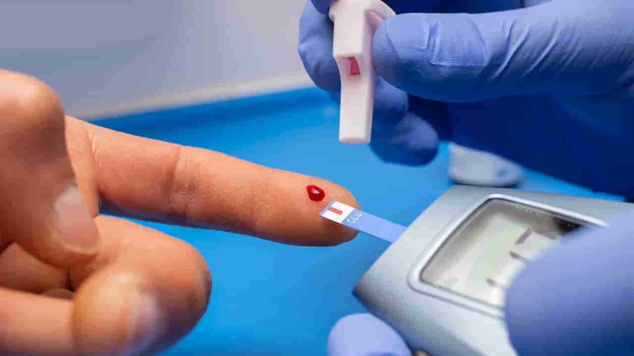 Diabetes: శరీరంలో ఈ లక్షణాలు కనిపిస్తే.. బీకేర్‌ఫుల్.! డయాబెటిస్‌కు సంకేతాలు కావచ్చు..
