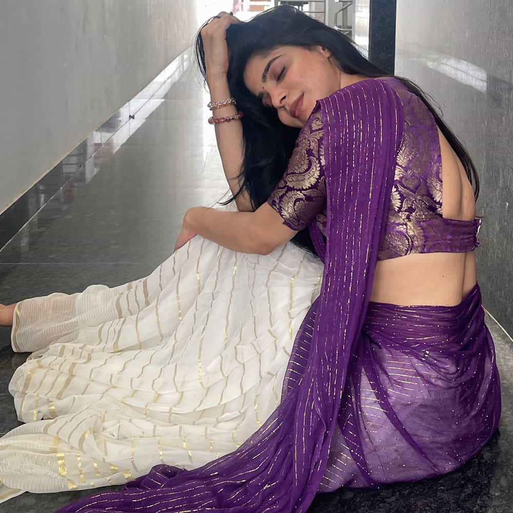 సినిమాలతో కాకుండా పర్సనల్ విషయాలతోనే దివ్య భారతి ఎక్కువగా వార్తలలో నిలిచింది. హీరో జీవీ ప్రకాష్, దివ్య భారతి ప్రేమలో ఉన్నారంటూ వార్తలు వినిపించాయి. దీంతో తన గురించి వస్తున్న రూమర్స్ పై గట్టిగానే స్పందించింది. తనపై వస్తున్న వార్తలలో ఎలాంటి నిజం లేదని తెలిపింది.