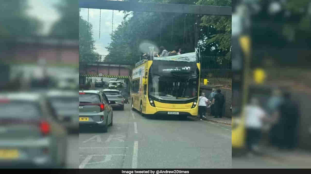 Watch: బ్రిడ్జి కింది నుంచి వెళ్తుండగా ఊడిన డబుల్‌ డెక్కర్‌ బస్సు పైకప్పు.. షాకింగ్‌ వీడియో వైరల్