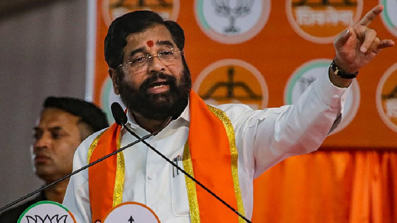 సంచనలంగా మారిన ఏక్నాథ్ షిండే జై గుజరాత్ నినాదం! మహారాష్ట్ర డిప్యూటీ సీఎంగా ఉండి..