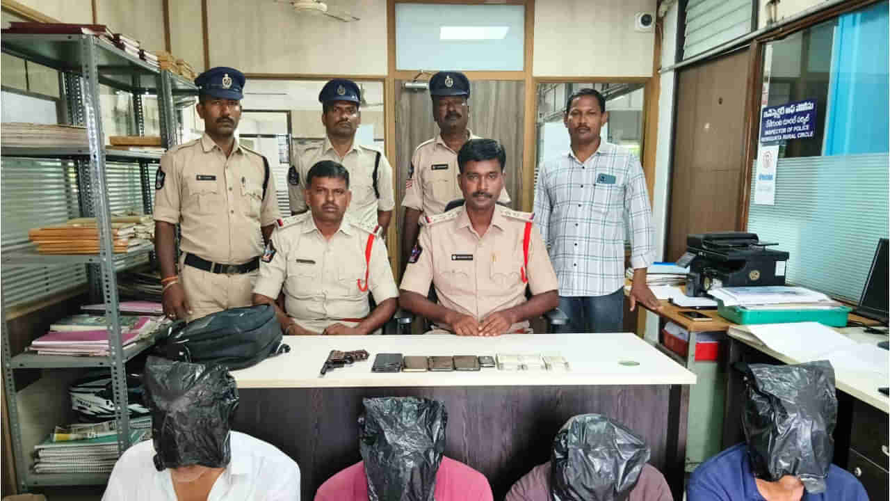 AP News: ఇదేందయ్యా ఇది.. అవినీతి అధికారులే వారి టార్గెట్.. తీరా చూస్తే వాళ్లే..