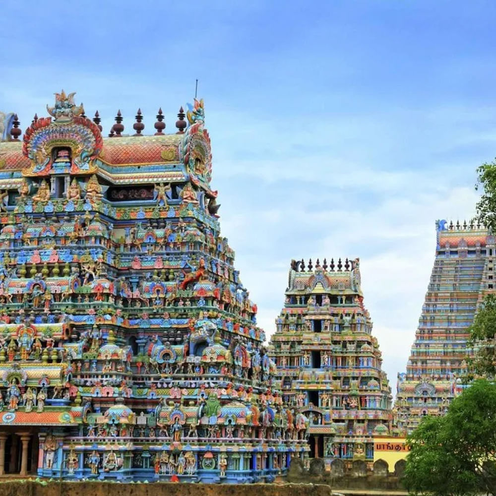 దక్షిణ భారతదేశంలోని తమిళనాడు రాజధాని చెన్నై అని అందరికి తెలిసిందే.. ఇక్కడ చారిత్రక దేవాలయాలతో పాటు సందర్శకులను ఆకర్షించే అనేక ప్రాంతాలు ఈ నగరం లో ఉన్నాయి. జ్యోతిషశాస్త్రం మరియు ఆధ్యాత్మిక విశ్వాసాల గురించి తెలిపే దేవాలయాలు చెన్నైలో ఉన్నాయి అవేంటో ఇప్పుడు తెలుసుకుందాం.