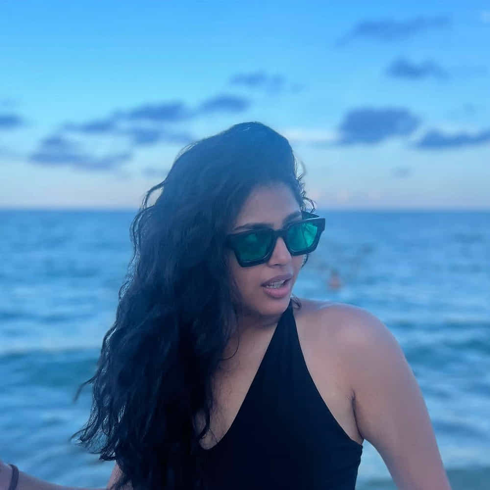 అఖిల్ హీరోగా నటించిన మోస్ట్ ఎలిజిబుల్ బ్యాచ్‌ల‌ర్ సినిమాలో చిన్న పాత్ర చేసింది. అలాగే నాగార్జున, నాగ చైతన్య బంగార్రాజు సినిమాలో స్పెషల్ సాంగ్ చేసింది. ఈ సాంగ్ లో తన డాన్స్ తో ఆకట్టుకుంది ఈ బ్యూటీ.. తర్వాత  వరుసగా సినిమాలు చేసింది కానీ హిట్స్ అందుకోలేకపోయింది. 