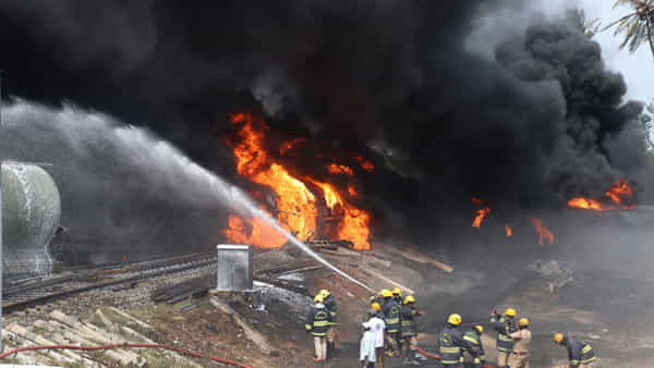 Fire Accident: డీజిల్ తీసుకెళ్తున్న గూడ్స్ ట్రైన్లో భారీ అగ్నిప్రమాదం.. భారీగా ఎగిసిపడిన మంటలు!