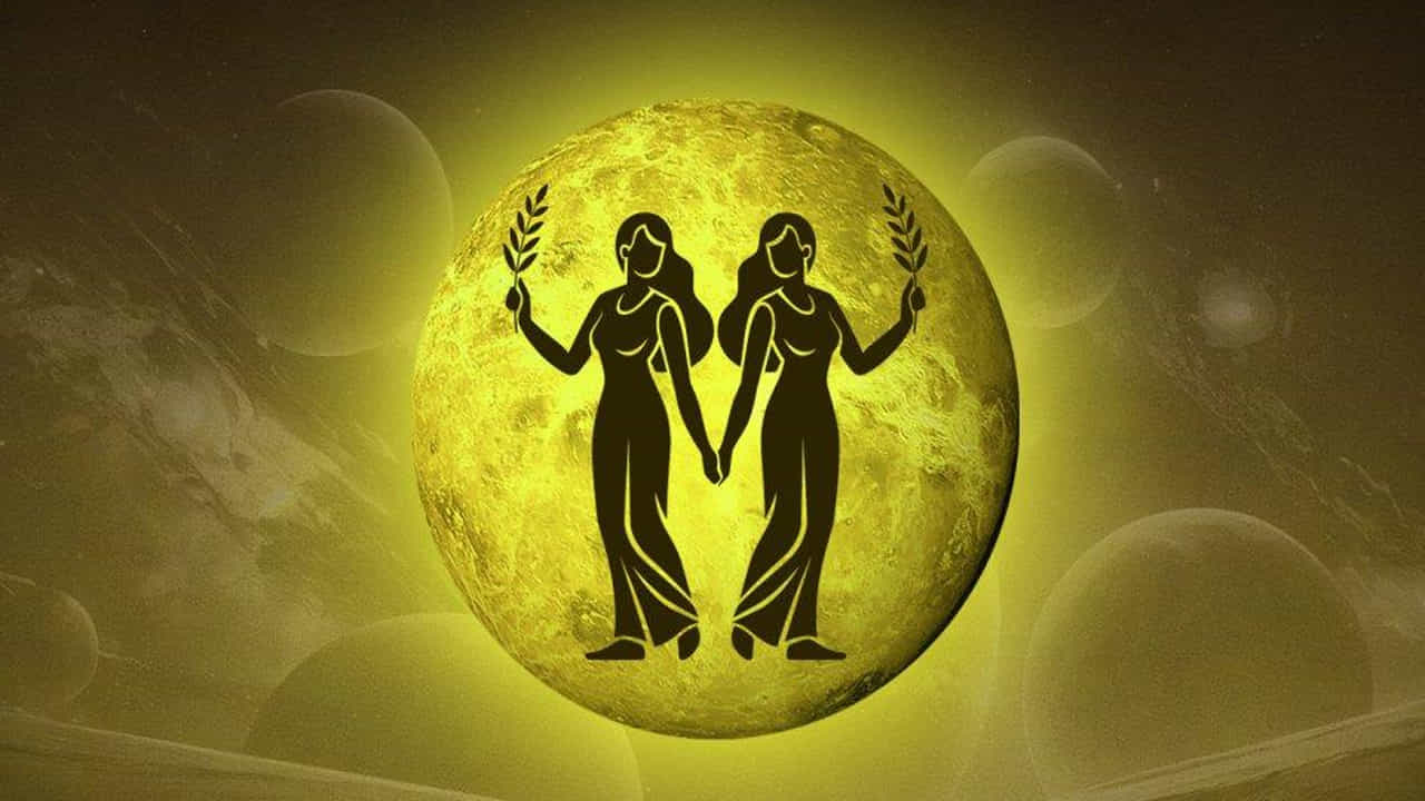 మిథున రాశి : మిథున రాశి వారికి గజలక్ష్మీ రాజయోగం వలన ఏ పనుల్లో నైనా విజయం వీరి సొంతం అవుతుంది. సమాజంలో గౌరవ మర్యాదలు పొందుతారు. అనుకున్న పనులన్నీ సకాలంలో పూర్తి చేస్తారు. విద్యార్థులకు, వ్యాపారస్తులకు, కళారంగంలో ఉన్నవారికి అద్భుతంగా ఉంటుంది. ఇంటా బయట సంతోషకర వాతావరణం నెలకొంటుంది.