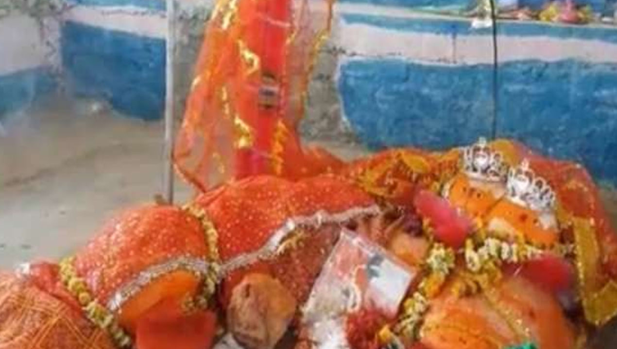 అసలు నూనెతో కాకుండా కేవలం నీటితో ఆలయంలో ఎలా దీపాలు వెలుగుతున్నాయి అనే విషయన్ని తెలుసుకునేందుకు ఈ ఘటనకు సంబంధించిన శాస్త్రవేత్తలు, పరిశోధకులు చాలాసార్లు ఆలయాన్ని సందర్శించారు. రకరకాల పరిశోధనలు చేశారు. అయితే కానీ ఎవరూ ఈ రహస్యాన్ని ఛేదించలేకపోయారు. నీటిని కూడా పరీక్షించారు. అయితే ఈ నీటిలో దీపాలను వెలిగించే రసాయన మూలకాలు ఏమీ ఆ నీటిలో ఉన్నట్లు కనుగొనబడలేదు. అందుకే ఆలయంలోని దీపాలు నీటితో ఎలా వెలుగుతున్నాయనేది తెలుసుకోవడం నేటికీ శాస్త్రానికి సవాల్ అని చెప్పవచ్చు. 
