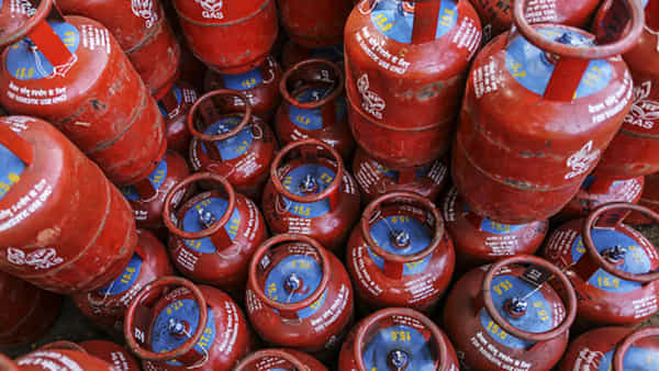Andhra: ఉచిత గ్యాస్ సిలిండర్ల కోసం డబ్బు ముందే కట్టే పనిలేదు - సర్కార్ కీలక నిర్ణయం