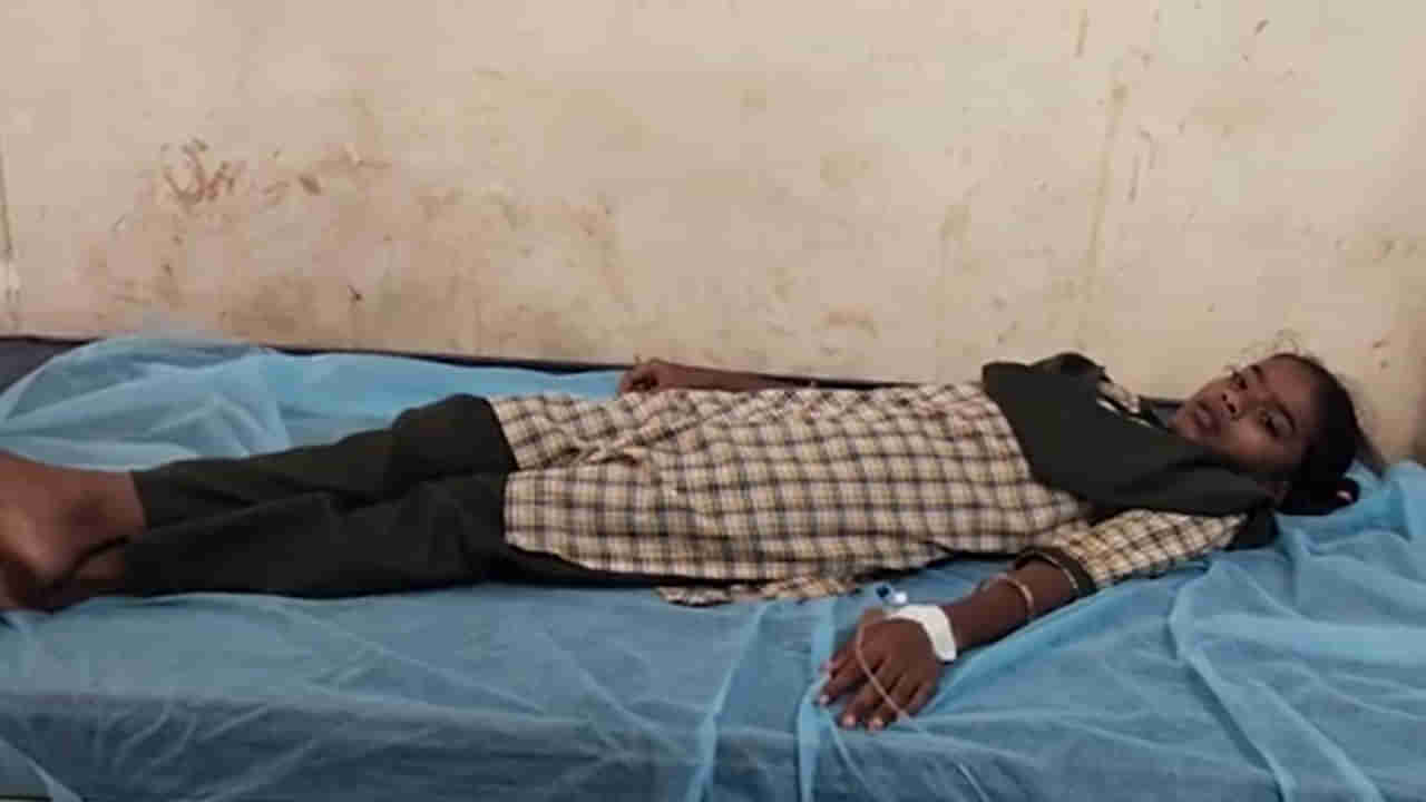 Andhra: వానకాలంలో వడదెబ్బ.. 8 మంది విద్యార్థినులకు అస్వస్థత