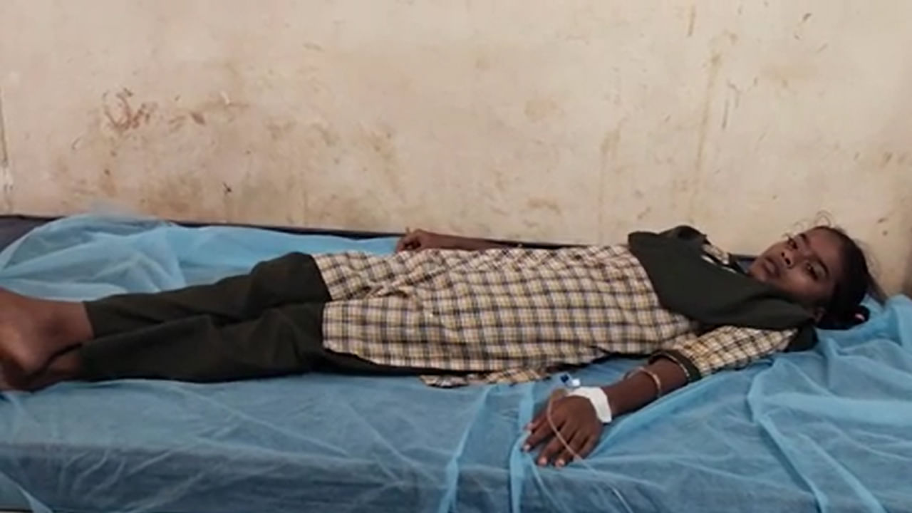 Andhra: వానకాలంలో వడదెబ్బ.. 8 మంది విద్యార్థినులకు అస్వస్థత