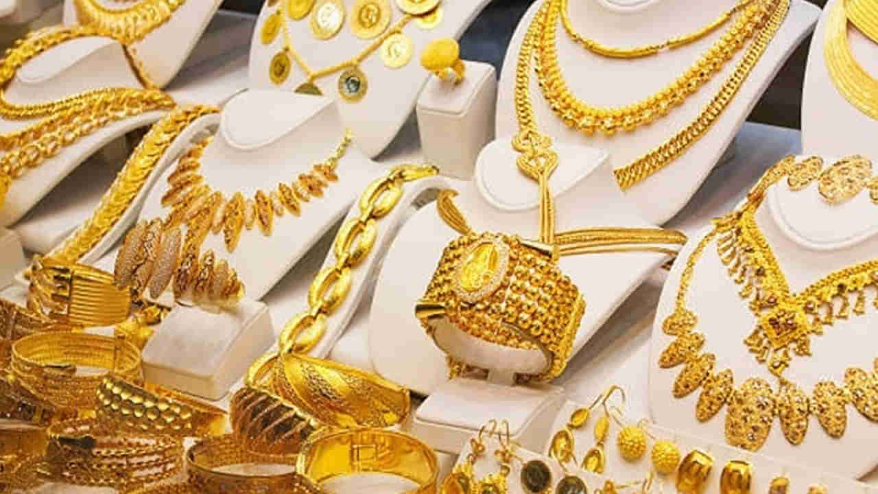 Gold Price Today: ఓరి దేవుడా.. మరోసారి షాకిచ్చిన బంగారం.. తెలుగు రాష్ట్రాల్లో ఎంత పెరిగిందంటే..?