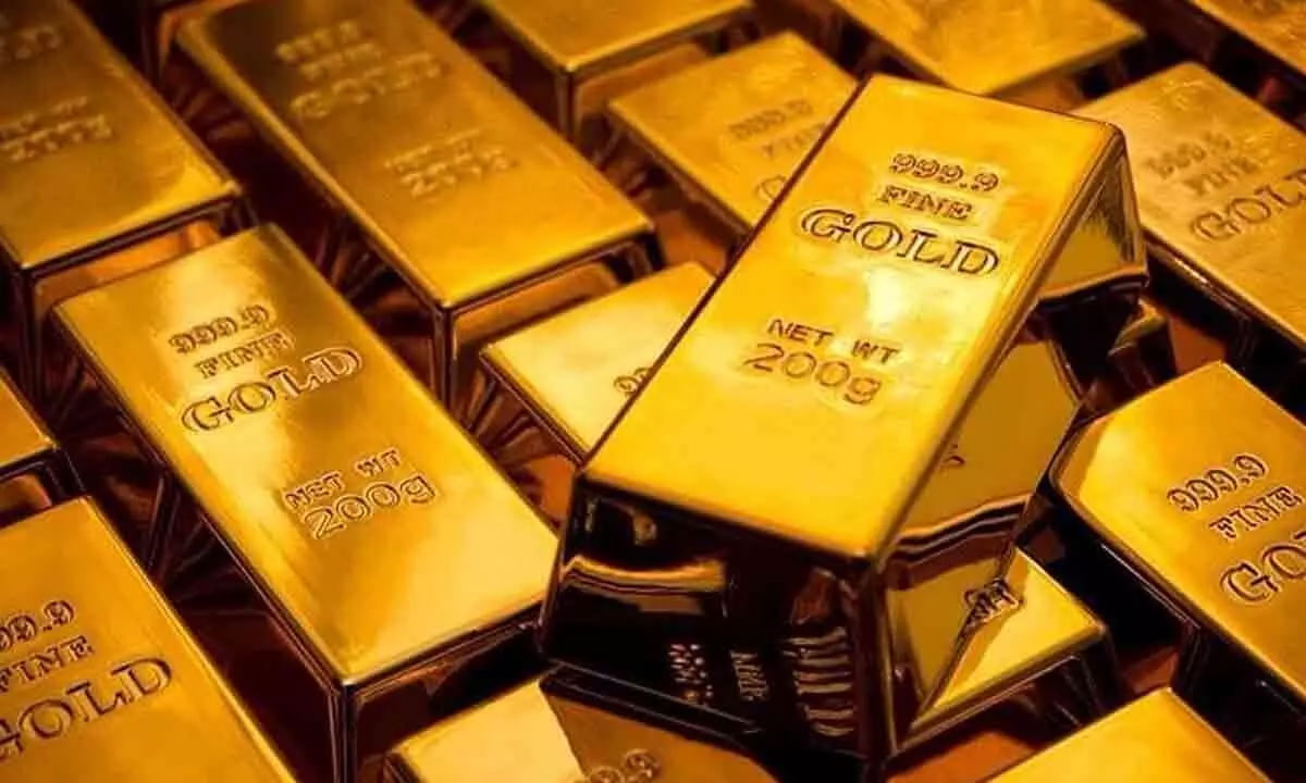 జూలై 16, 2025న 24 క్యారెట్ల 10 గ్రాముల బంగారం ధర రూ.99,760 గా ఉండగా,22 క్యారెట్ల 10 గ్రాముల బంగారం ధర రూ.91,440గా ఉంది.