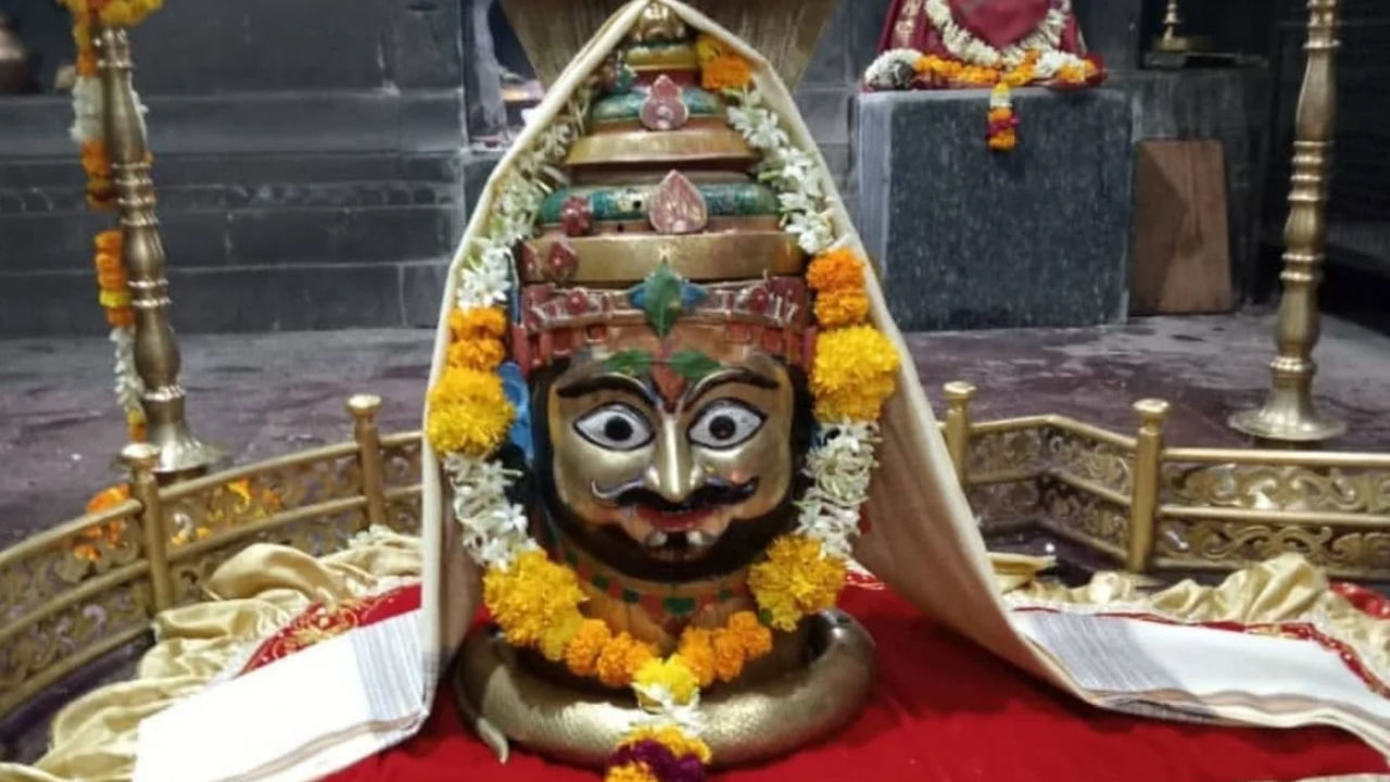 భారత్ దర్శన్ 2025 ప్యాకేజీ ద్వారా IRCTC భారతదేశం అంతటా బడ్జెట్-ఫ్రెండ్లీ తీర్థయాత్ర పర్యటనలను అందిస్తుంది. జ్యోతిర్లింగ  శివాలయాలను సందర్శించాలనుకునే భక్తుల కోసం ఇది ప్రత్యేకంగా రూపొందించబడింది. ఇందులో ఉజ్జయినిలోని మహాకాళేశ్వర్, షిర్డీ సాయి బాబా ఆలయం వంటి ప్రముఖ పుణ్యక్షేత్రాలు కవర్ అవుతాయి. 