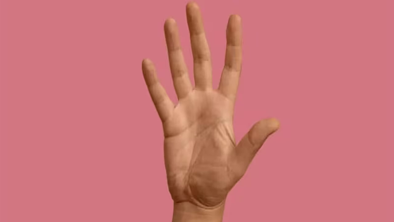 Finger Personality: మీ చేతి మధ్య వేలు ఇలా ఉందా..? అయితే తిరుగుండదు పోండి..