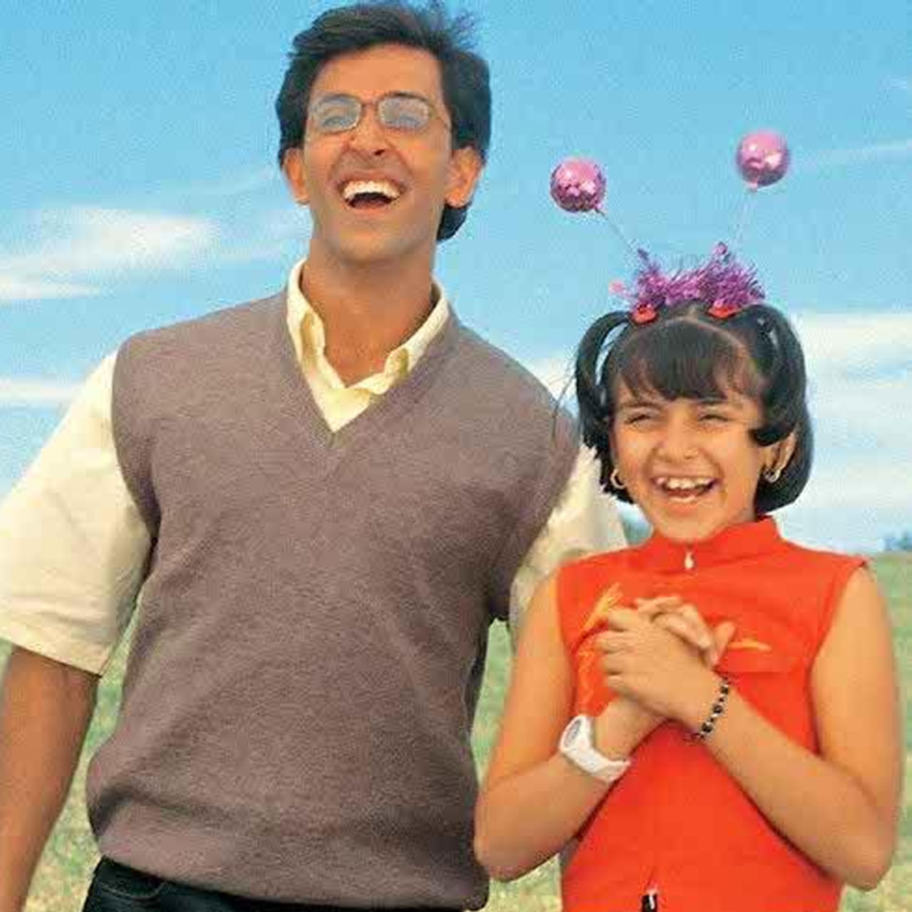 చైల్డ్ ఆర్టిస్టుగా సినీరంగంలోకి అడుగుపెట్టింది. కెరీర్ మొదట్లో హిందీలో స్టార్ హీరోల సినిమాల్లో బాలనటిగా కనిపించి అందరి దృష్టిని ఆకర్షించింది. ఆ తర్వాత కొన్నాళ్లు గ్యాప్ తీసుకున్న ఈ ముద్దుగుమ్మ 15 ఏళ్లకే కథానాయికగా తెరంగేట్రం చేసింది. తెలుగులో ఫస్ట్ మూవీతోనే బ్లాక్ బస్టర్ హిట్ అందుకుంది.