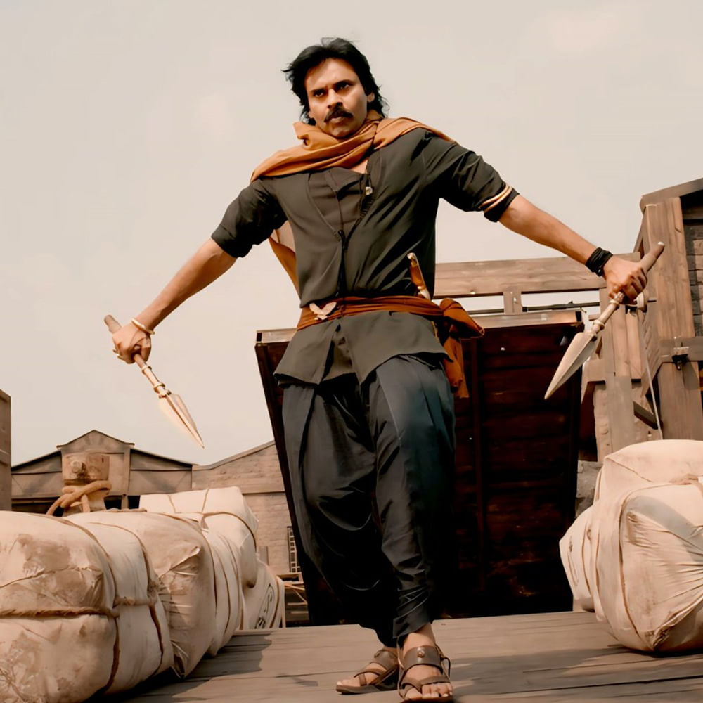 అవుట్‌పుట్ విషయంలో సెన్సార్ రిపోర్ట్ సూపర్బ్‌గా ఉందన్న టాక్ వినిపిస్తోంది. మరో వైపు ప్రీ రిలీజ్ ఈవెంట్‌కు ఏర్పాట్లు చేస్తోంది మూవీ టీమ్‌. 