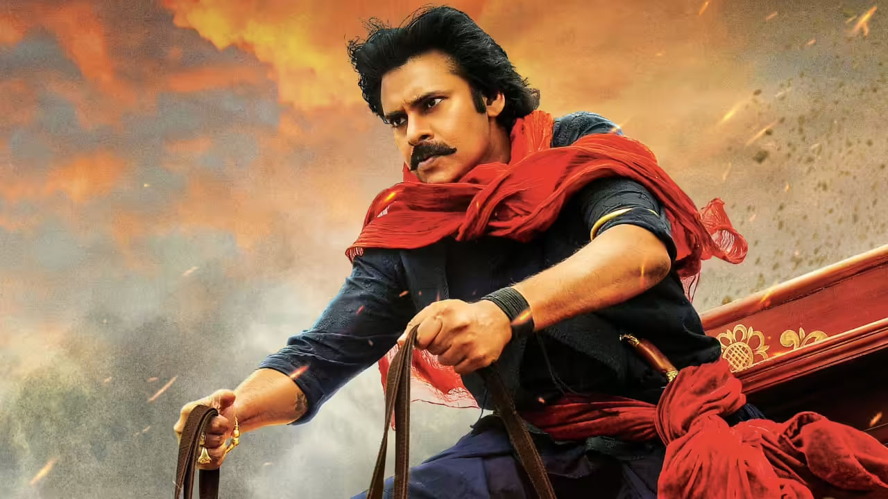 నిర్మాతల కష్టాలు నాకు తెలుసు.. నేను వారికి గౌరవం ఇస్తాను అన్నారు. ఈ సినిమాకు ముందుగా పవన్ పారితోషికం తీసుకున్నప్పటికీ ఆ తర్వాత నిర్మాత ఇబ్బందుల్లో ఉన్నాడని తెలిసి తిరిగి ఇచ్చేసిన సంగతి తెలిసిందే. ప్రస్తుతం ఈ సినిమాకు అడియన్స్ నుంచి బ్లాక్ బస్టర్ హిట్ రెస్పాన్స్ వస్తుంది. 