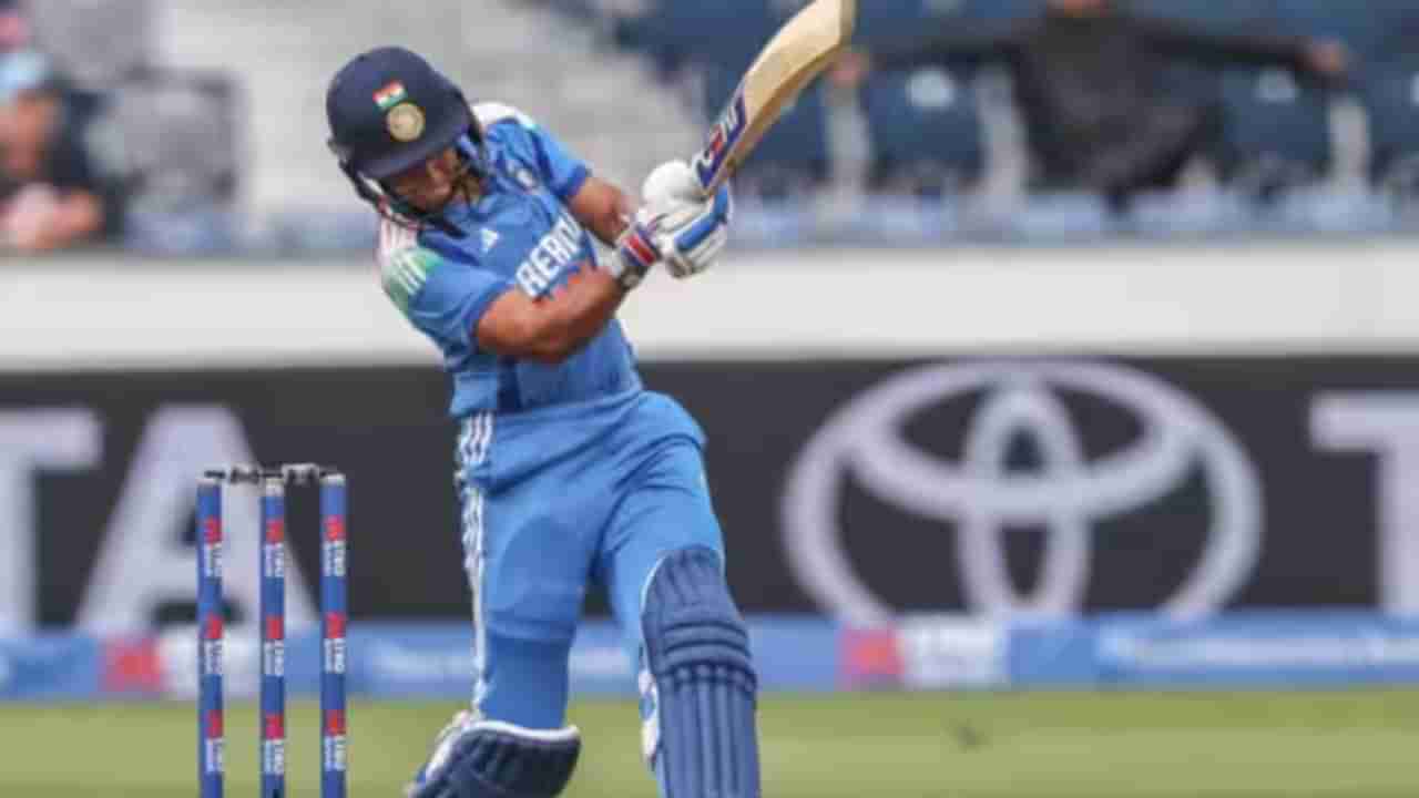 Harmanpreet Kaur : 28బంతుల్లోనే సెంచరీ.. ఇంగ్లండ్ గడ్డపై చరిత్ర సృష్టించిన డీఎస్పీ.. విమర్శకుల నోరు మూయించిన కెప్టెన్