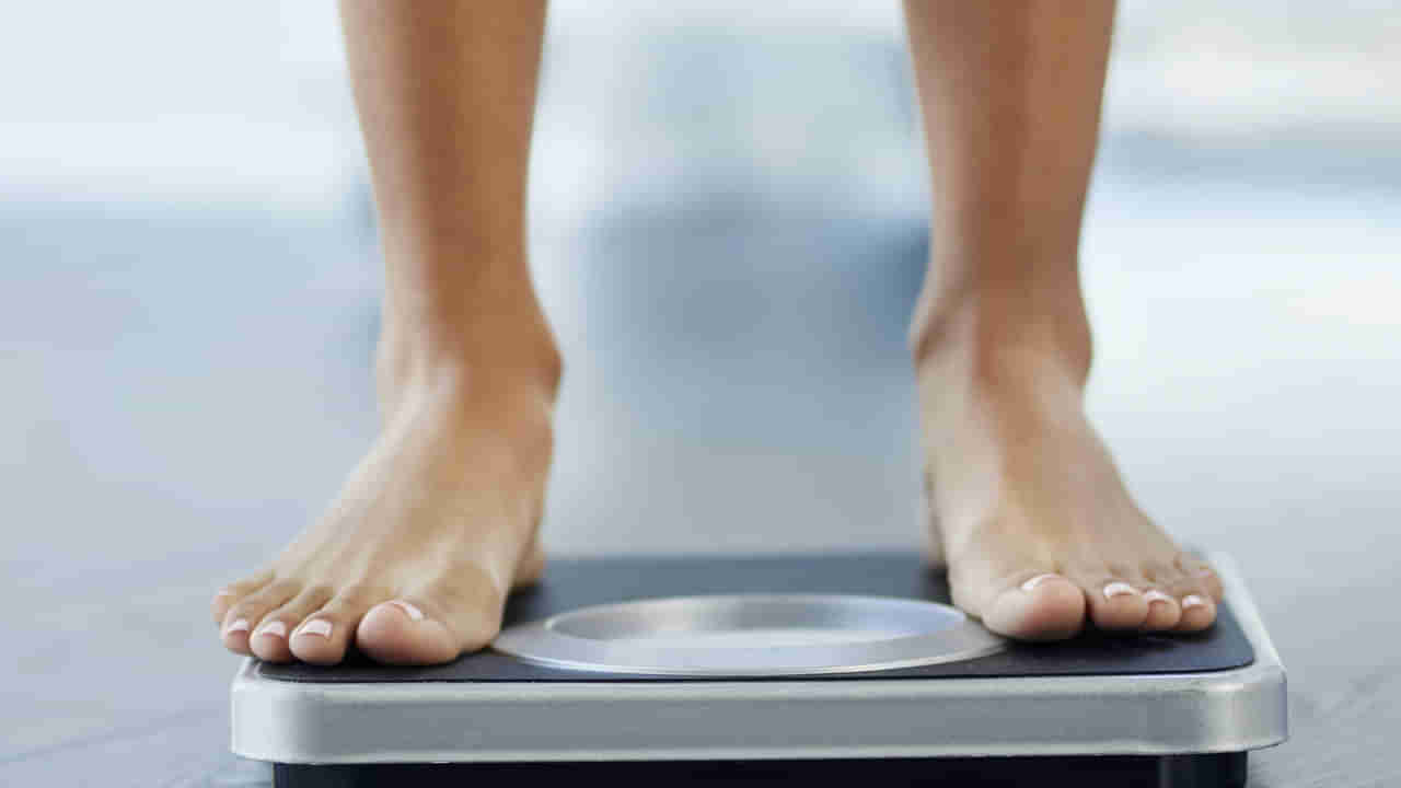 Weight Loss: ఈ లక్షణాలు మీలో కనిపిస్తున్నాయా? డేంజర్ లో పడినట్లే.. వెంటనే బరువు తగ్గడం ఆపెయ్యాలి..