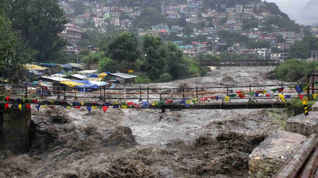 Heavy Rains: ఉత్తరాదిని ముంచెత్తుతున్న భారీ వర్షాలు.. పొంగిపొర్లుతున్న నదులు.. రెడ్‌ అలర్ట్‌!