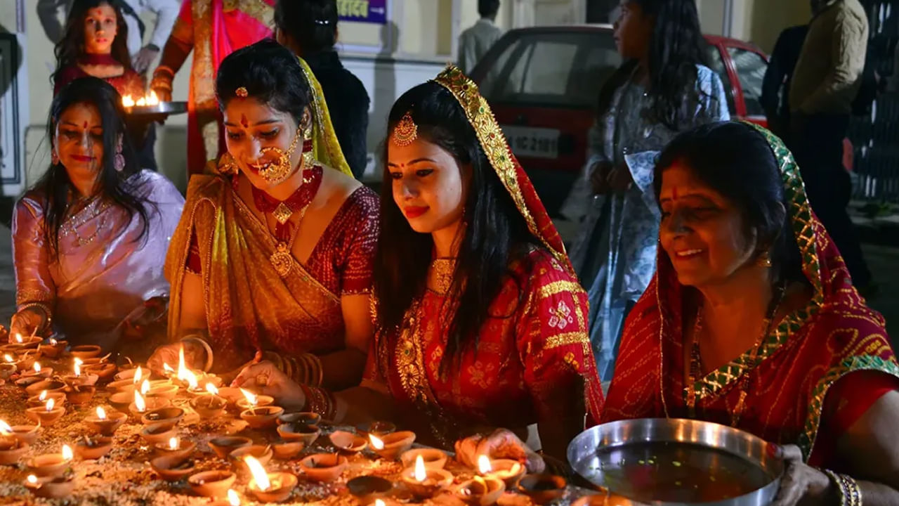 ఉపవాసం జీవక్రియ రేటును పెంచుతుంది, ఇది బరువు తగ్గడానికి సహాయపడుతుంది మరియు మధుమేహం వంటి వ్యాధుల ప్రమాదాన్ని తగ్గిస్తుంది. ఉపవాసం మెదడు పనితీరును మెరుగుపరుస్తుందని, జ్ఞాపకశక్తిని పెంచుతుందని కొన్ని అధ్యయనాలు సూచిస్తున్నాయి. ఉపవాసం గుండె ఆరోగ్యాన్ని మెరుగుపరుస్తుందని, రక్తపోటు మరియు కొలెస్ట్రాల్ స్థాయిలను తగ్గిస్తుందని కొన్ని అధ్యయనాలు సూచిస్తున్నాయి.ఇది శరీరంలోని మలినాలను తొలగించడానికి, కణాల పునరుత్పత్తికి సహాయపడుతుంది.