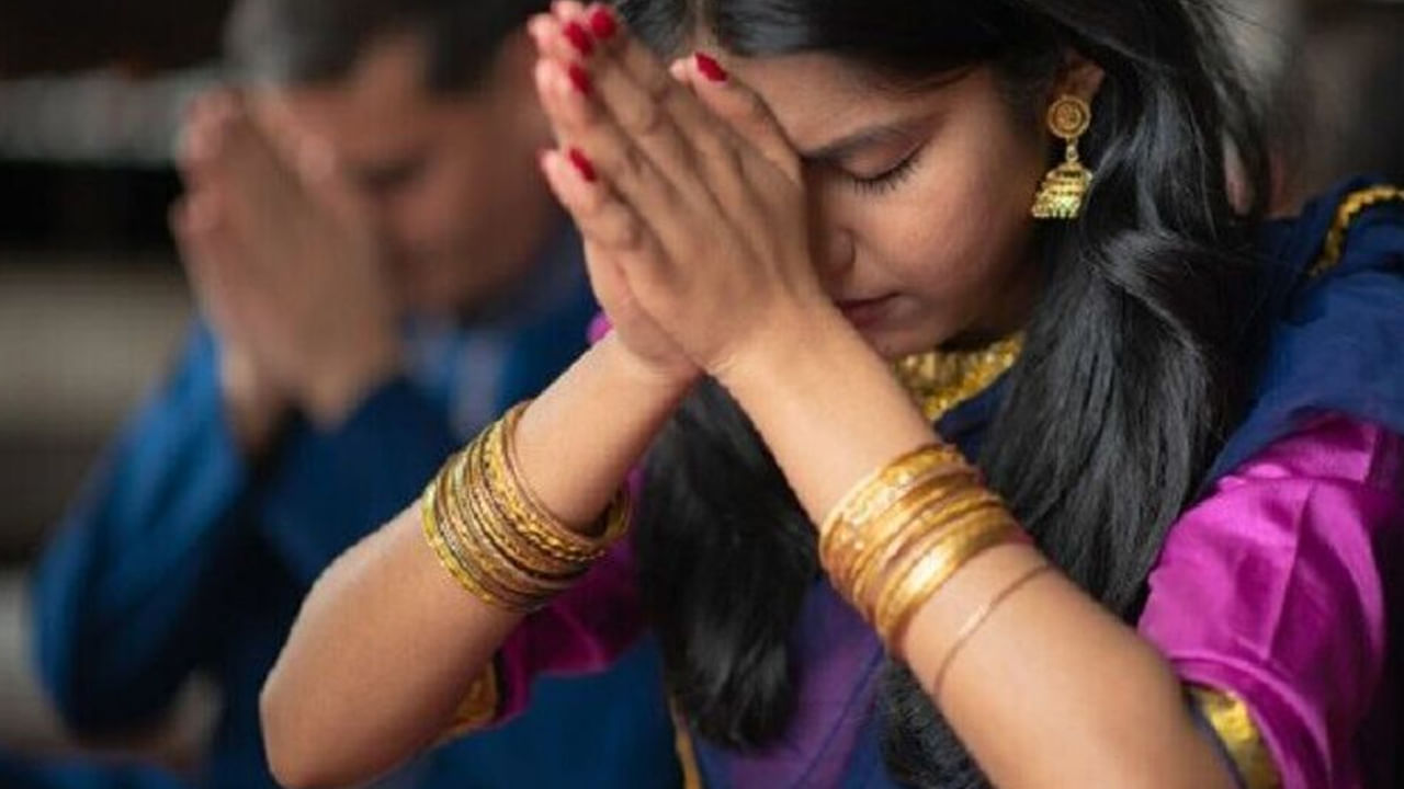 ఉపవాసం అనేది శారీరక, మానసిక ఆరోగ్యాన్ని మెరుగుపరచడంలో సహాయపడుతుంది. కొన్ని సందర్భాలలో, ఇది వ్యాధి నివారణకు కూడా ఉపయోగపడుతుంది. ఉపవాసం సమయంలో, జీర్ణవ్యవస్థకు విశ్రాంతి లభిస్తుంది, ఇది శరీరంలోని ఇతర భాగాలపై దృష్టి పెట్టడానికి అనుమతిస్తుంది. ఉపవాసం శరీరంలో శక్తిని ఆదా చేస్తుంది, ఇది రోగనిరోధక వ్యవస్థను బలోపేతం చేయడానికి సహాయపడుతుంది.