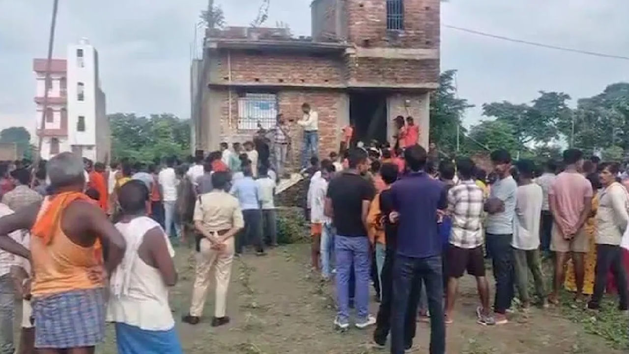 పిల్లల్ని ఇంట్లో వదిలి పనికెళ్లిన తల్లిదండ్రులు.. సాయంత్రం వచ్చి చూస్తే గుండె పగిలిపోయే దృశ్యం! – Telugu News | Bihar Horror: Children Found Dead, Burned in Patna Home Police Investigate