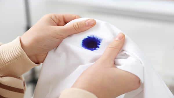 Ink Stain Removal Tips: బట్టలపై పెన్ మరకలు చిటికెలో తొలగించే చిట్కా..! మీరూ ట్రై చేయండి..