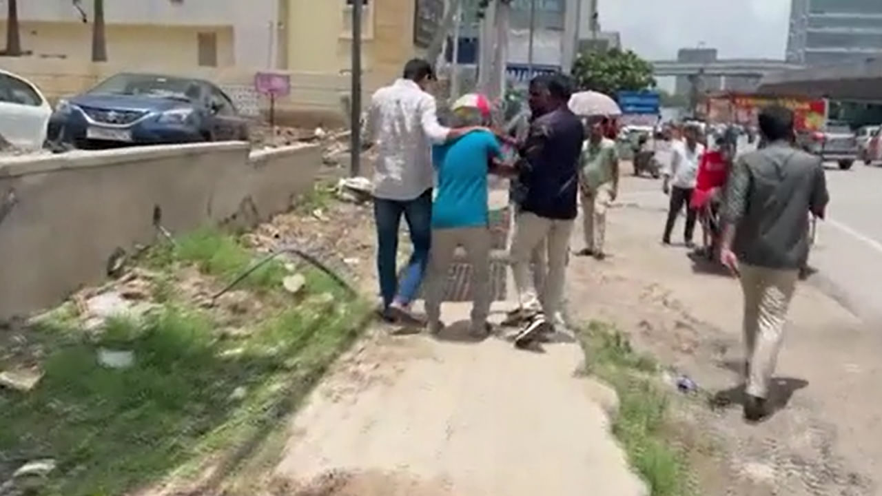 Hyderabad: గచ్చిబౌలిలో విడివిడిగా 15 మంది సాఫ్ట్వేర్ ఇంజనీర్స్ అరెస్ట్ – ఎందుకే తెలిస్తే బిత్తరపోతారు Hyderabad: గచ్చిబౌలిలో విడివిడిగా 15 మంది సాఫ్ట్వేర్ ఇంజనీర్స్ అరెస్ట్ – ఎందుకే తెలిస్తే బిత్తరపోతారు