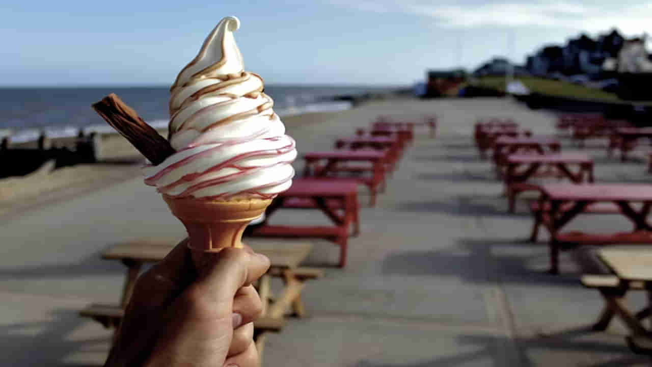 Ice Cream: వర్షంలో ఐస్ క్రీం తినే అలవాటు మీకూ ఉందా? ముందీ విషయం తెలుసుకోండి..